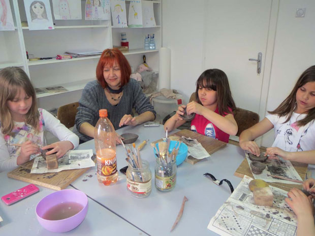 Рад са глином по мери ђака